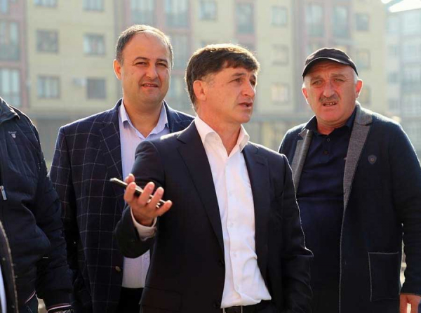 Фарниев и судья Сидакова крышевали незаконный торговый центр во Владикавказе — прокуратура поймала Каркушу за руку