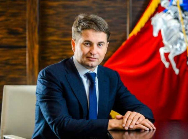 Силовики проводят обыски у сожительницы Немерюка, фактически подготавливая его к обвинениям в коррупции