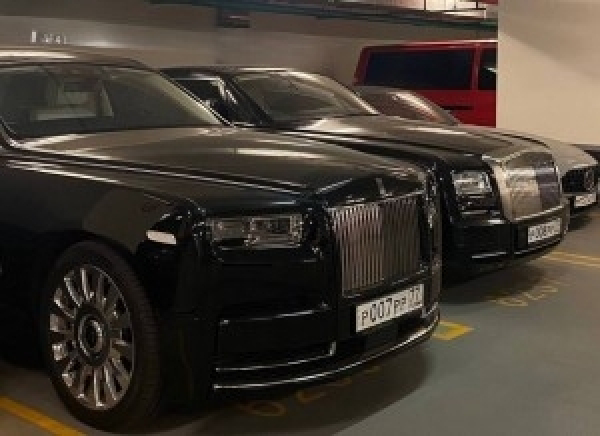 Номера А007МО и А008АА живут своей жизнью у ООО &laquo;ФГУП Автобаза №2&raquo;