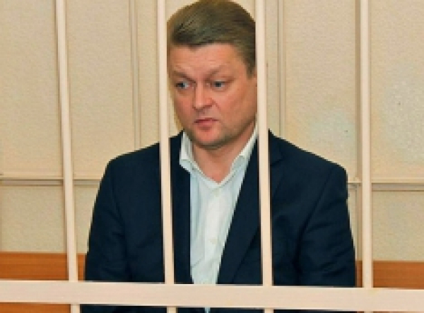 Мало предложил? Коммунальный омбудсмен Челябинска Вершинин сдал силовикам бывшего мэра Чебаркуля Сафонова за то, что тот предложил ему 30 тысяч&hellip; рублей