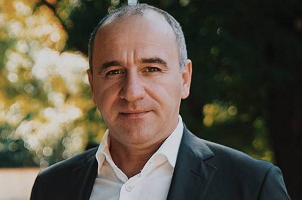 Темрезов идёт на четвёртый срок: война компроматов против Эбзеева и Баташева в Карачаево-Черкесии