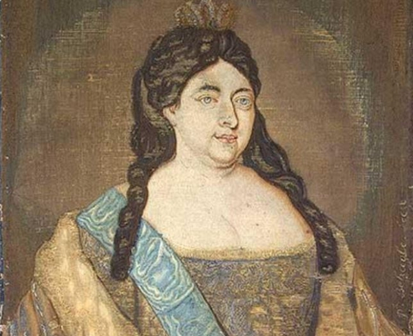 "Карлица" на потеху