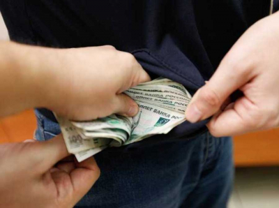 Следователи предъявили обвинения по трем эпизодам вымогательства гендиректору компании Диджитал Софт Антону Сафонову