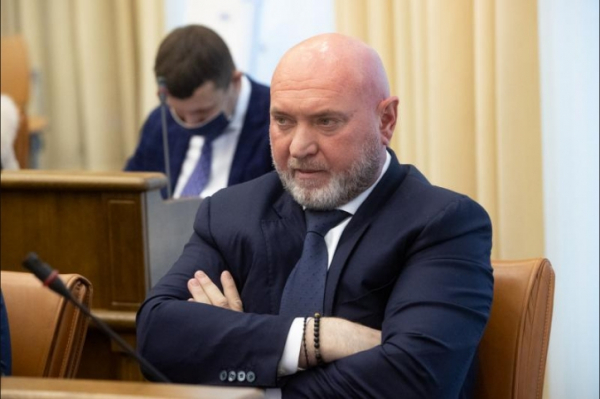 Жители поселка Сараи пожаловались на пыль из-за разрушенной дороги