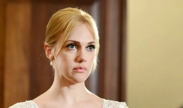 Сбежала из &quot;Великолепного века&quot; и пропала, пыталась выпрыгнуть из окна и изменилась до неузнаваемости. Как выглядит Мерьем Узерли и её дети