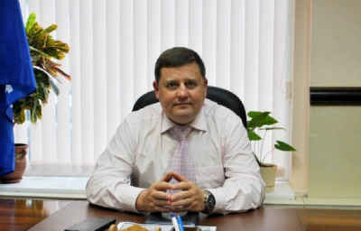 Алексей Золотарев проживает в Москве в Малом Николопесковском переулке
