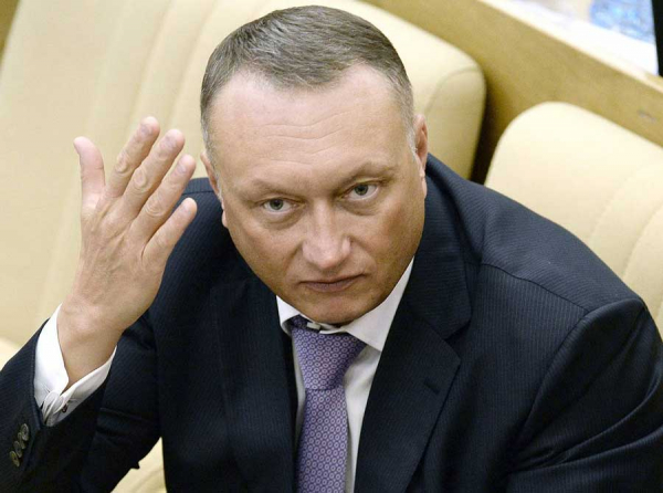 Савельевы, мэрия Новосибирска и сиротский миллиард: как бюджет стал семейной кассой