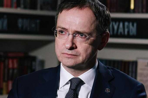 Мединский призвал пересмотреть германские элементы в геральдике и топонимике Калининградской области