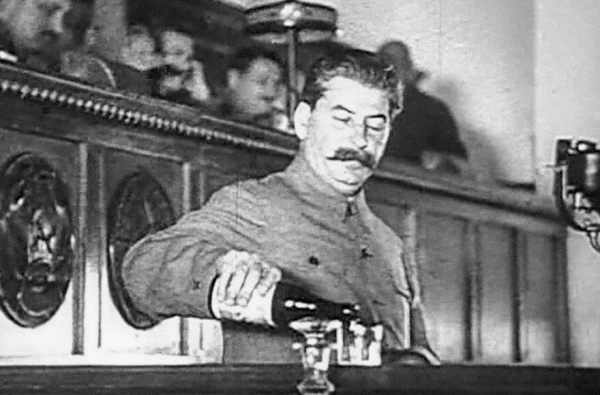 Что пили в Кремле: алкогольные пристрастия вождей СССР от вина до водки