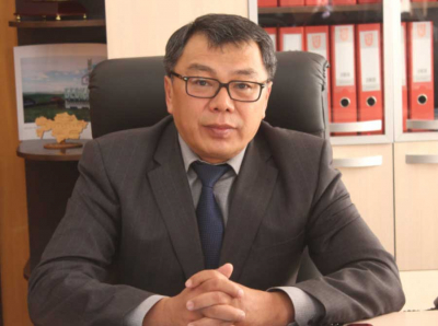 Заслуженный тень: экс-аким, осуждённый за взятку, вновь на пьедестале почёта в Абайской области