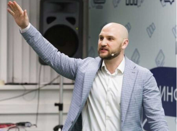 Владислав Челпаченко и Жизнь на все 100: как инфоцыган зарабатывает на доверчивых пенсионерах