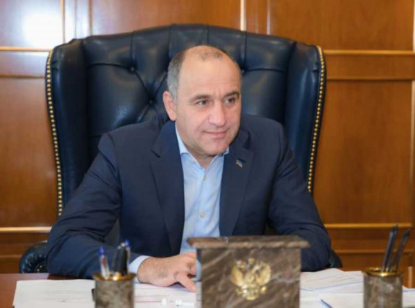 От Дмитрия Медведева до Рауля Арашукова: как Рашид Темрезов выстроил клановую систему в КЧР