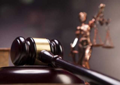 Пилота Сергея Белова, который спас 167 человек, продолжают судить: прокуратура не принимает во внимание экспертизы, а авиакомпания требует возмещения