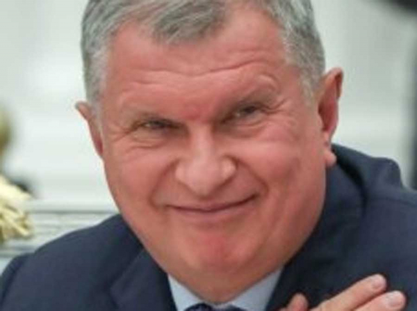 Бензиновая мафия по-крупному: как Игорь Сечин из &laquo;Роснефти&raquo; обвинил перекупщиков с Петербургской биржи в удушении рынка и крышевании схем