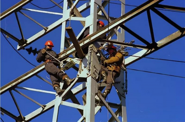 Иркутская электросетевая компания усилила работу по обеспечению пожарной безопасности энергообъектов